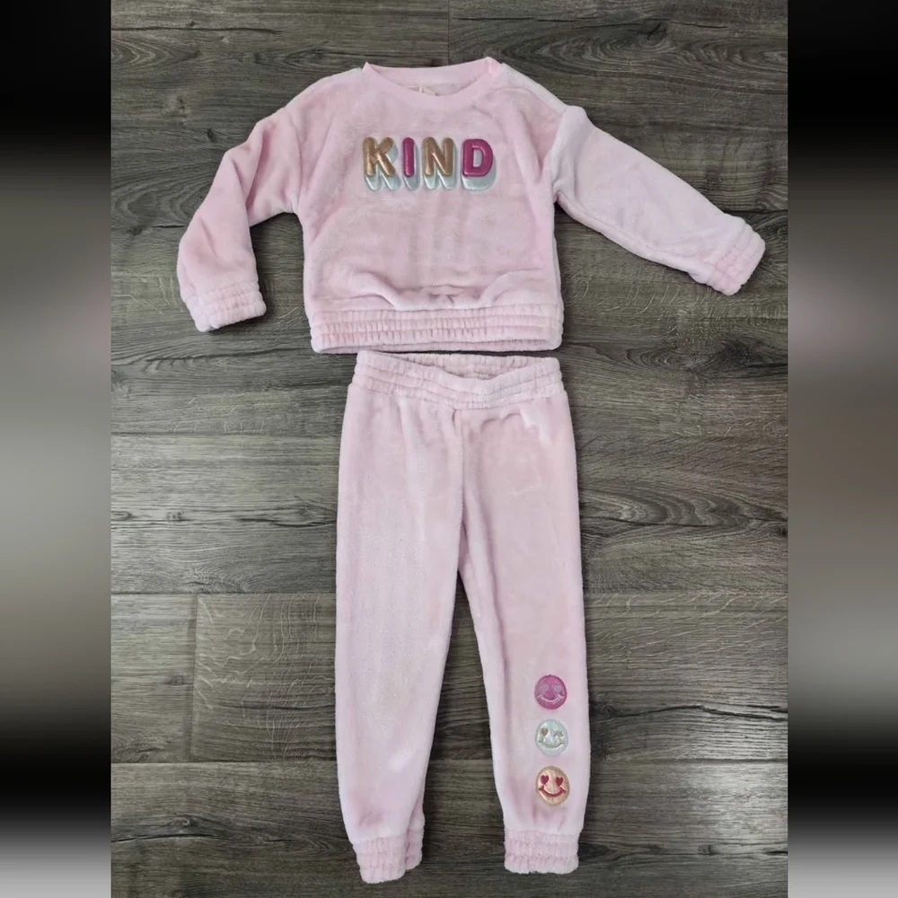 Girls Cozy Plush Outfit Size 4t